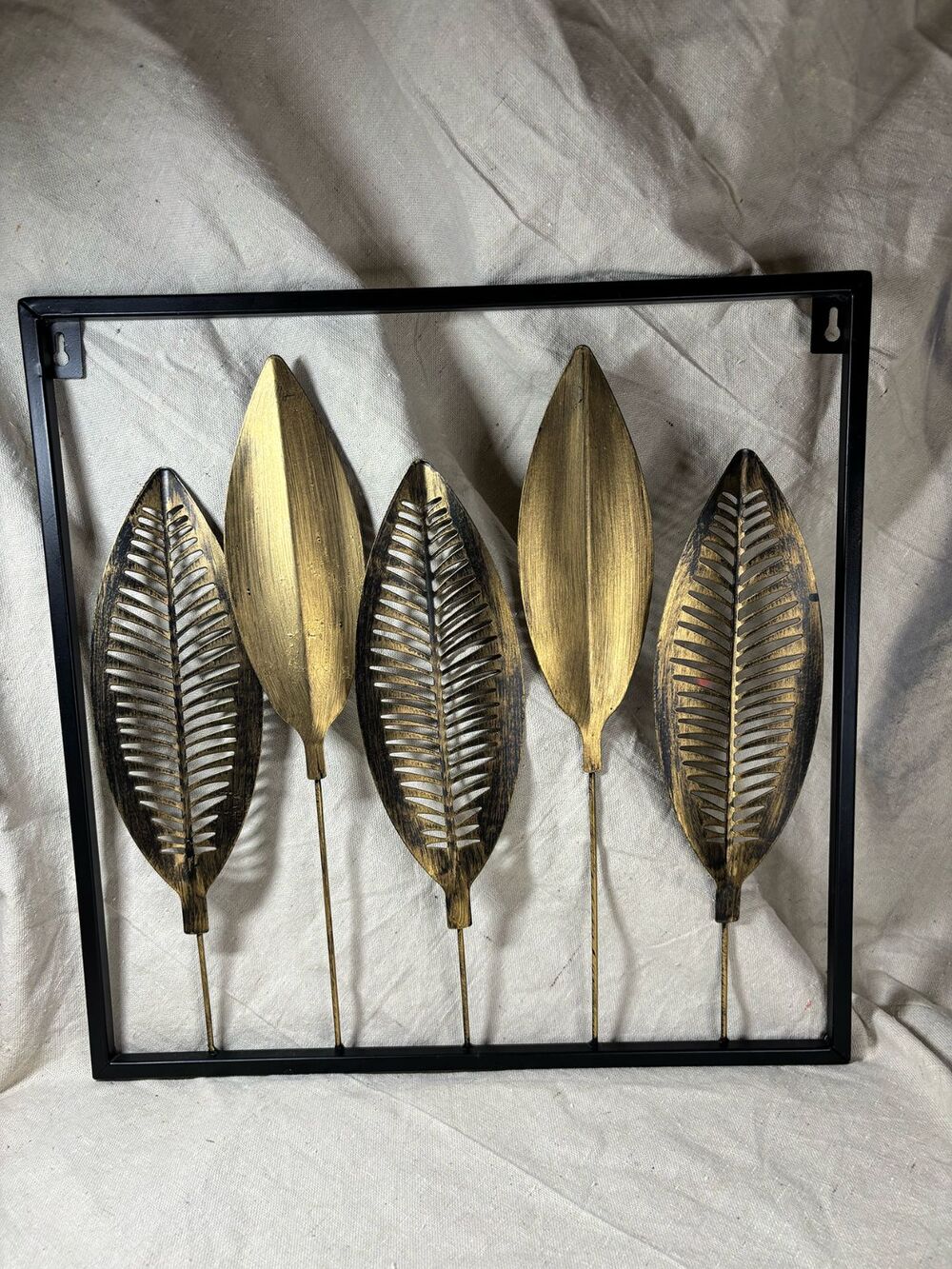 Metal Wall Decor Set of 2, Leaf Art Wall Hanging Home Decor with Frame